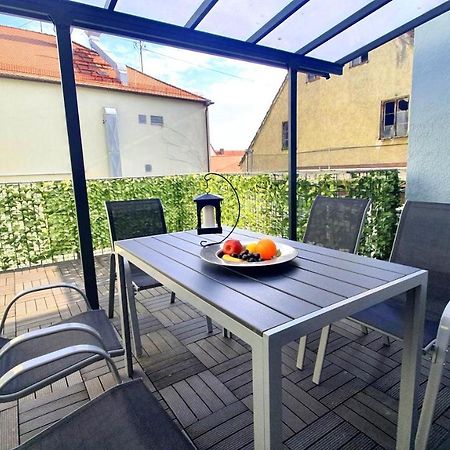 Neuburg Ferienwohnung Am Schloss นอยบวร์ก อันแดร์ โดเนา ภายนอก รูปภาพ