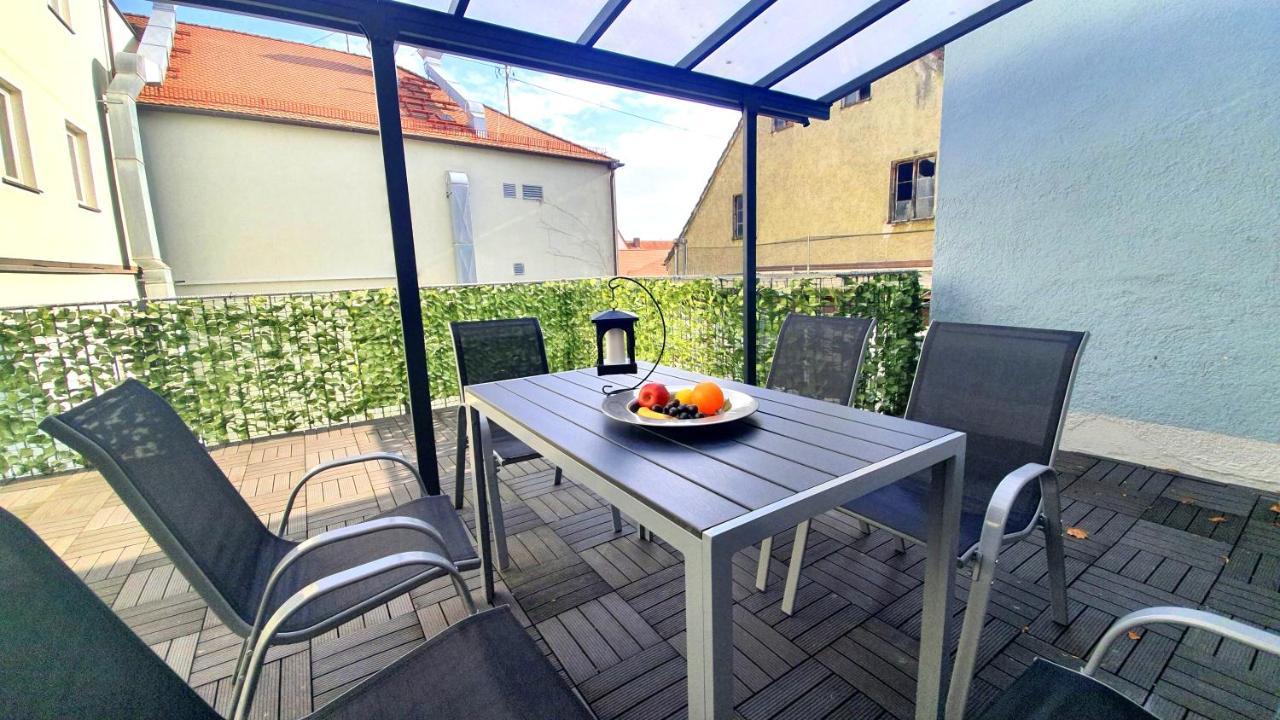 Neuburg Ferienwohnung Am Schloss นอยบวร์ก อันแดร์ โดเนา ภายนอก รูปภาพ
