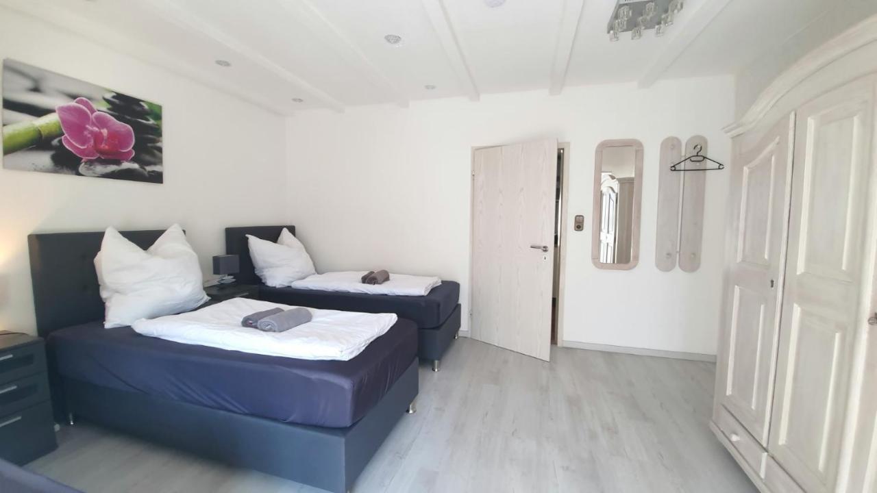 Neuburg Ferienwohnung Am Schloss นอยบวร์ก อันแดร์ โดเนา ภายนอก รูปภาพ
