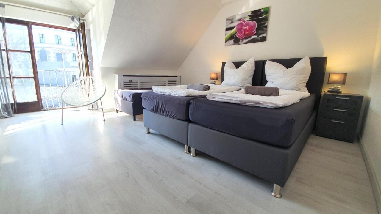 Neuburg Ferienwohnung Am Schloss นอยบวร์ก อันแดร์ โดเนา ภายนอก รูปภาพ