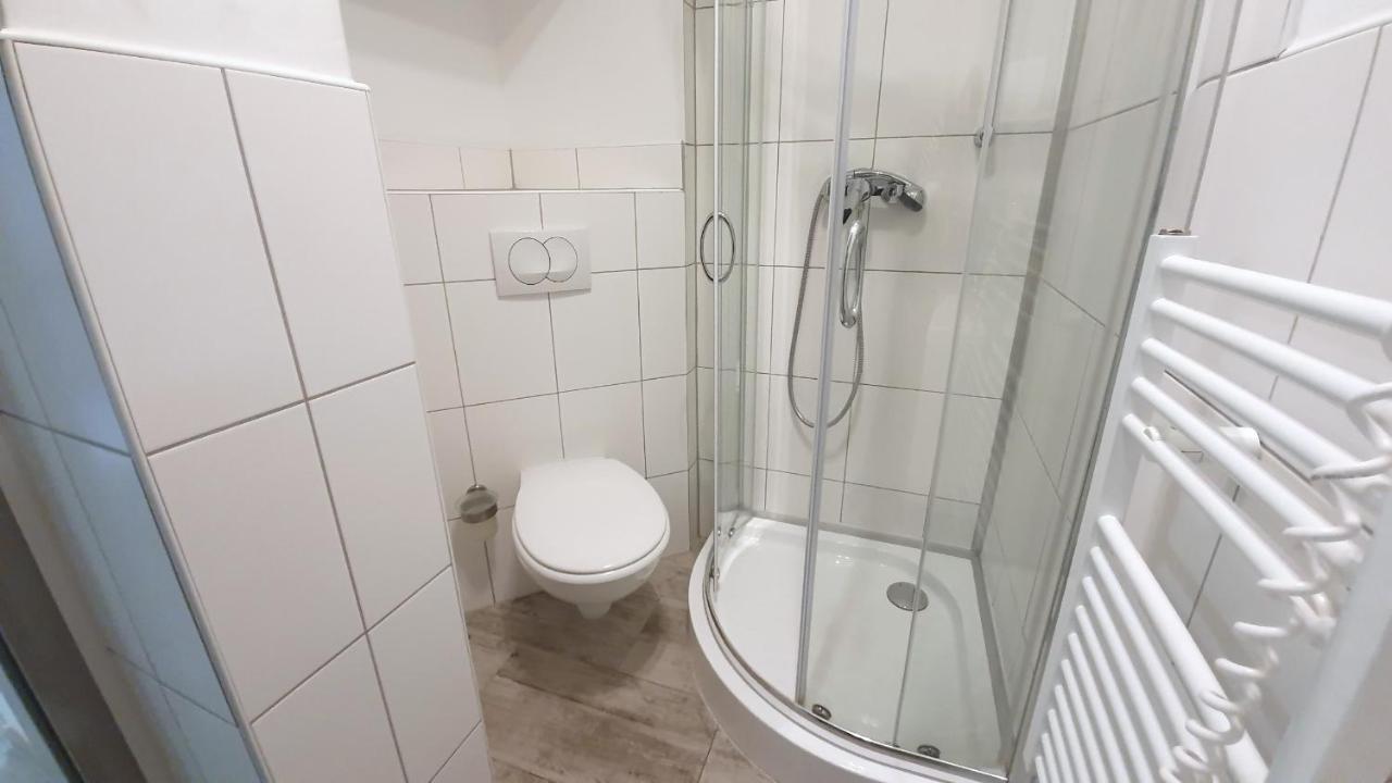 Neuburg Ferienwohnung Am Schloss นอยบวร์ก อันแดร์ โดเนา ภายนอก รูปภาพ