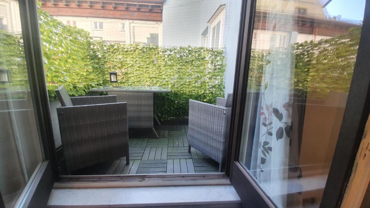 Neuburg Ferienwohnung Am Schloss นอยบวร์ก อันแดร์ โดเนา ภายนอก รูปภาพ